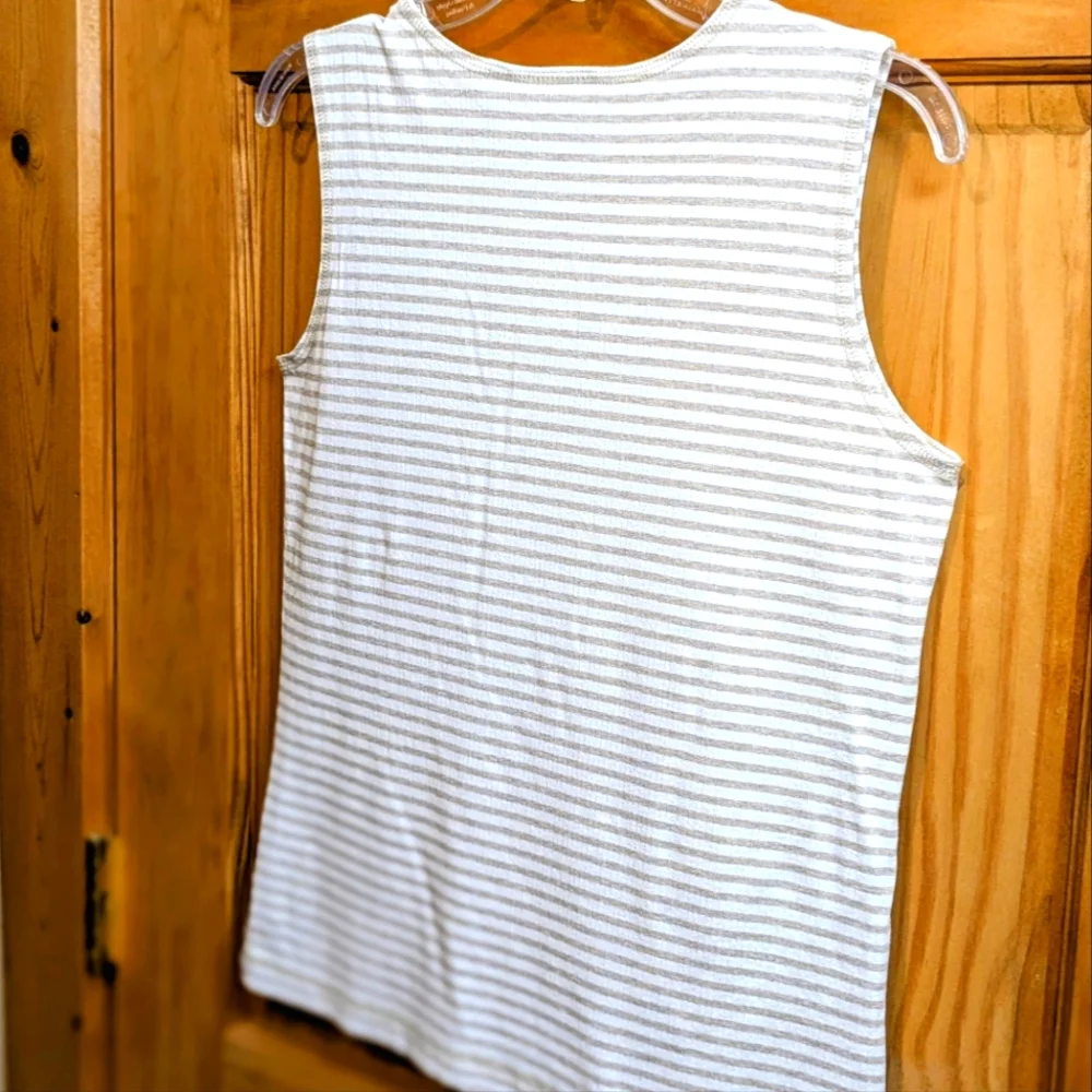 Chico’s Designs Women's Sz 3 Med Tank Top Beige Cream Stripes Sleeveless Stretch - Picture 9 of 9